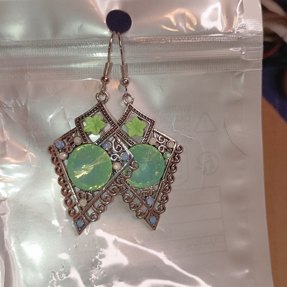 2/$30 Or 3/$35 Vintage bohemian drop dangle earrings -(#1,046) - Picture 1 of 3